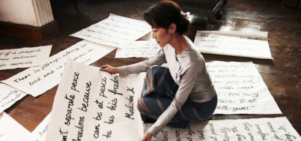 The Lady l'affiche du film de Luc Besson avec Michelle Yeoh 