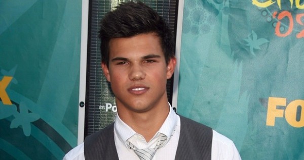 Taylor Lautner acteur et producteur du prochain film de Gus Van Sant