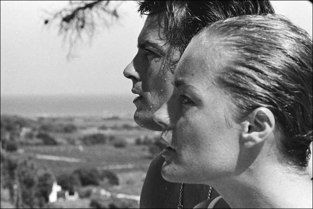Romy Schneider et Alain Delon en 1968 sur le tournage du film "LA PISCINE" TOURNAGE PAR JACQUES DERAY **