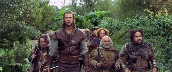 chris-hemsworth-8 nains-blanche neige et le chasseur