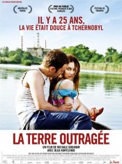 La Terre outragée l'affiche du film