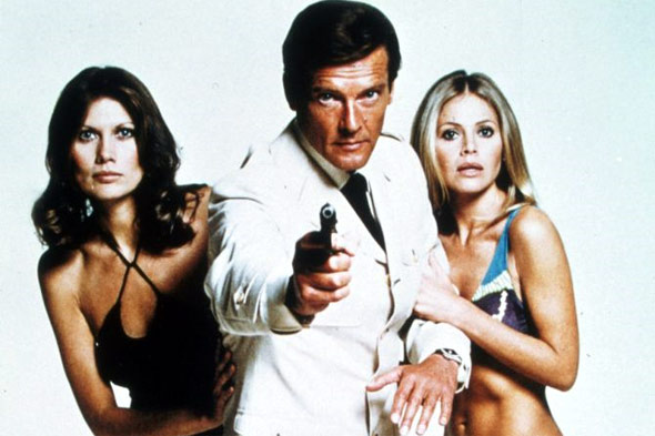 roger-moore-james-bond