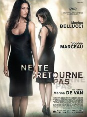 Ne te retourne pas, l'affiche du film