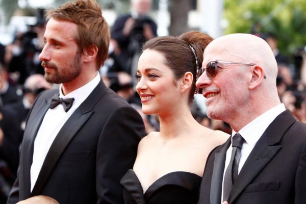 Jacques Audiard, Marion Cotillard et Matthias Schoenaerts sur le tapis rouge du Festival de Cannes 2012 pour présenter le film De Rouille et d'Os