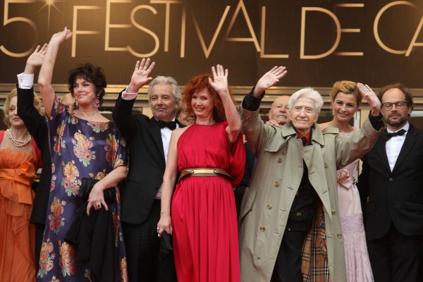 L'équipe du film Vous n'avez encore rien vu avec Alain Resnais, 89 ans, a rassemblé autour de lui plusieurs de ses acteurs fétiches: Sabine Azéma, Pierre Arditi, Anne Consigny, Lambert Wilson, Mathieu Amalric, Michel Piccoli L'équipe du film Vous n'avez encore rien vu avec Alain Resnais, 89 ans, a rassemblé autour de lui plusieurs de ses acteurs fétiches: Sabine Azéma, Pierre Arditi, Anne Consigny, Lambert Wilson, Mathieu Amalric, Michel Piccoli
