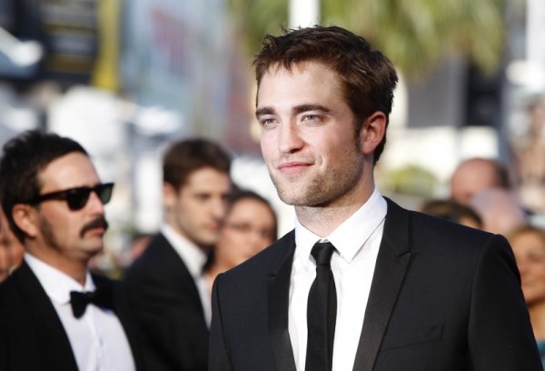 Robert-Pattinson-monte les marches du Festival de Cannes 2012, 23 mai tapis rouge