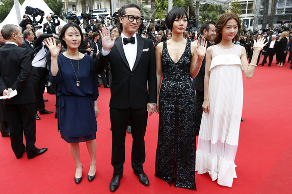 July Jung, Song Sae Byuk, Doona Bae et Kim Sae Ron (AFP / V. Hache)