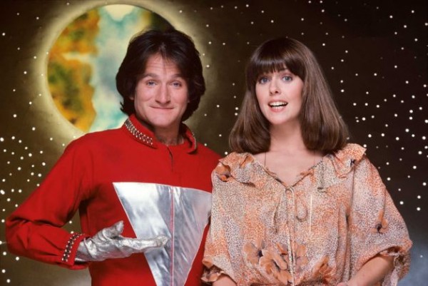 avec Pam Dawber dans Mork & Mindy