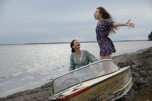 Joséphine Japy et Lou de Laâge dans Respire