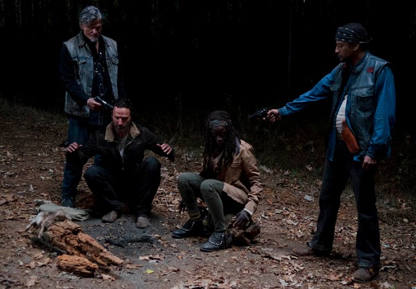 twd-4x16-rick-y-michonne