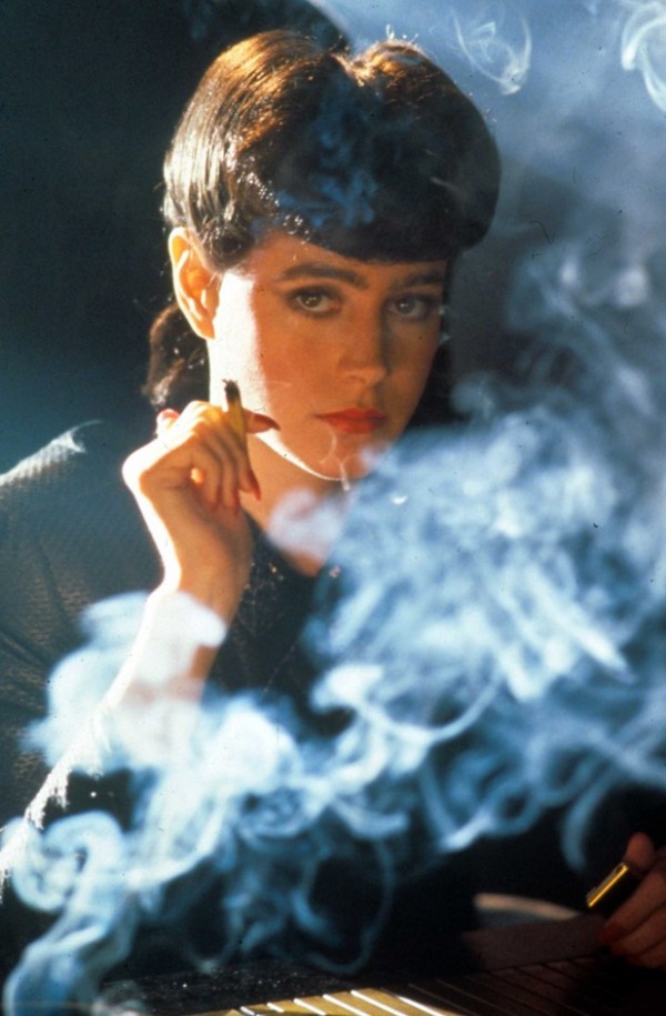 Et où est l'envoûtante Sean Young dans tout ça ?