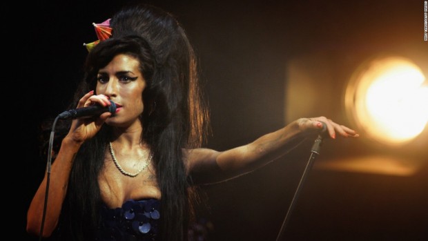 150319070059-01-amy-winehouse-super-169