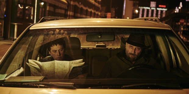 Finnegan Oldfield et François Damiens dans Les Cowboys