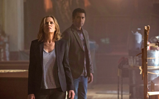 fear the walking dead kim-dickens-and-cliff-curtis 2