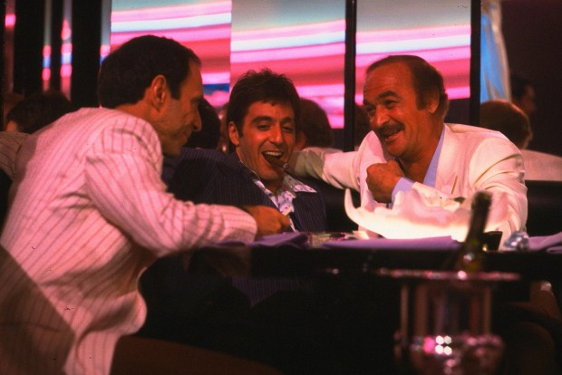 F. Murray Abraham, Al Pacino et Robert Loggia dans Scarface et ci-dessous dans Innocent Blood