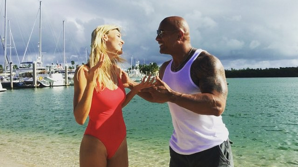 alerte a malibu kelly rohrbach dwayne johnson the rock