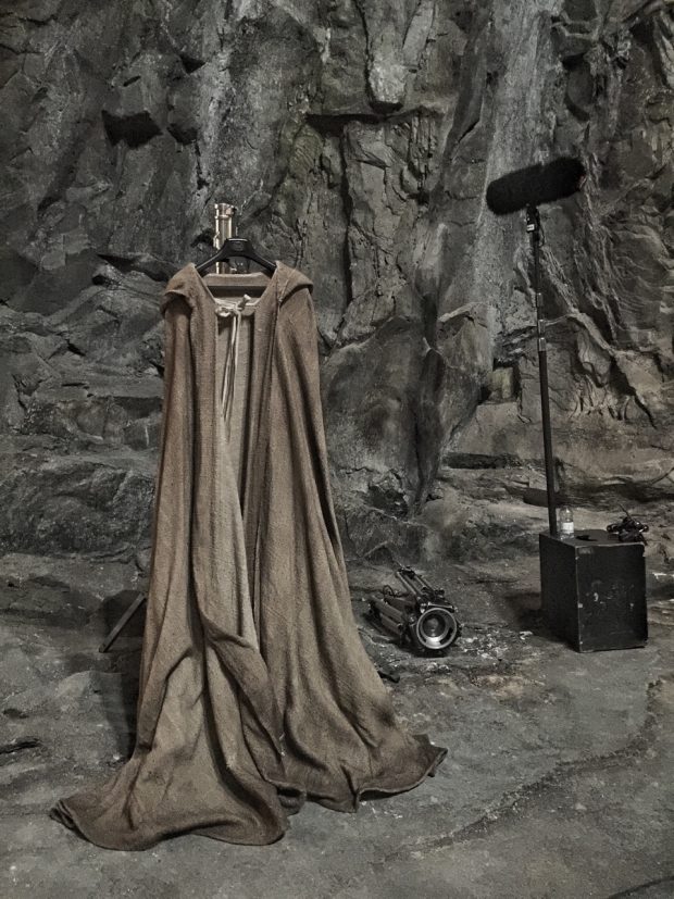 star wars episode 8 cape luke skywalker