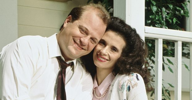 Michael Chiklis et Theresa Saldana dans L'As de la crime