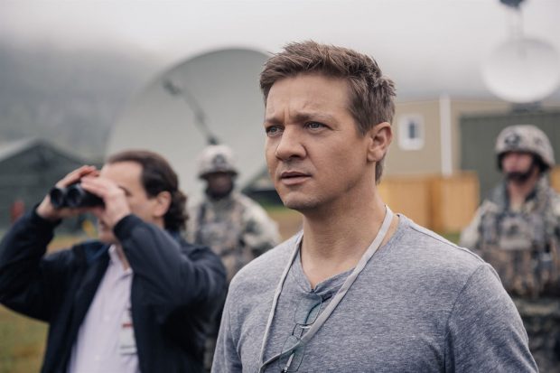 premier-contact-jeremy-renner-01