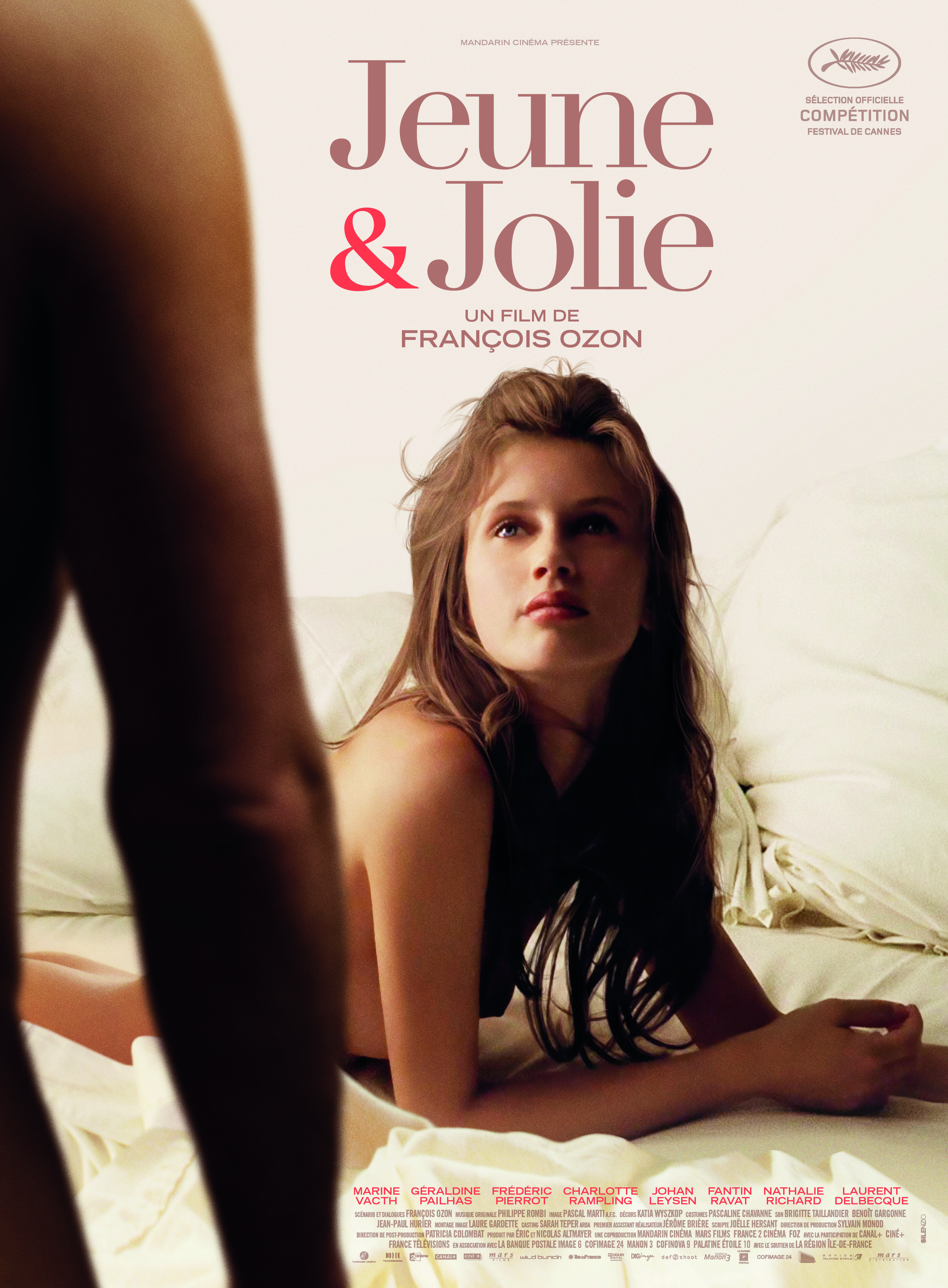 Votre dernier film visionné - Page 4 120-Jeune-et-Jolie_CMJN