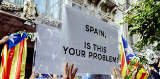 Critique : Avec un sourire, la révolution !