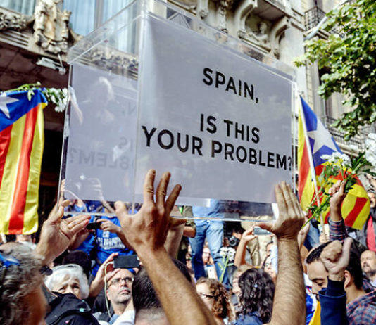 Critique : Avec un sourire, la révolution !