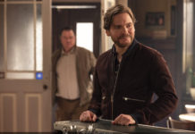 Critique : Next Door