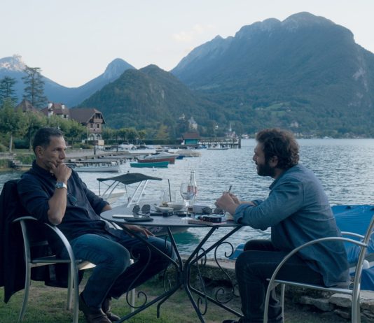 Critique Express : Enquête sur un scandale d’état