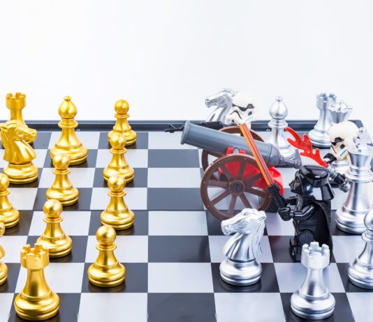 Quels jeux de société basés sur des films adopter pour des soirées cinéphiles mémorables ?