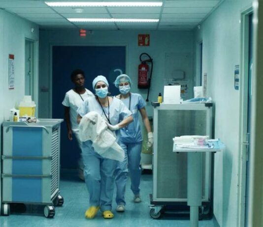 Critique : Sages-femmes