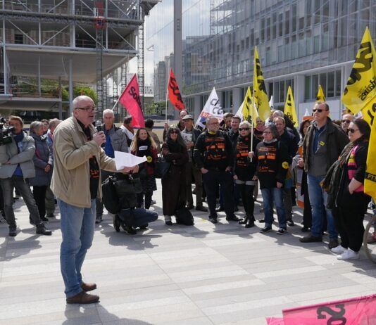 Critique Express : Par la fenêtre ou par la porte