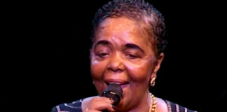 Critique Express : Cesária Évora, la diva aux pieds nus