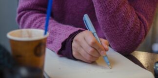 « Ecriture dramatiques » de Michel Vinaver et l’analyse des dialogues dans un scénario