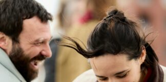 Critique Express : Différente