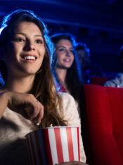 Comment le cinéma sublime-t-il les récits grâce aux instruments du monde ?