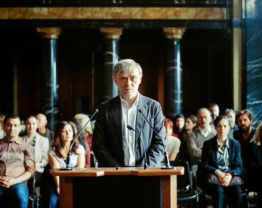 Critique Express : Yellow letters