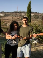 Critique Express : Alice au pays des colons