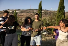 Critique Express : Alice au pays des colons