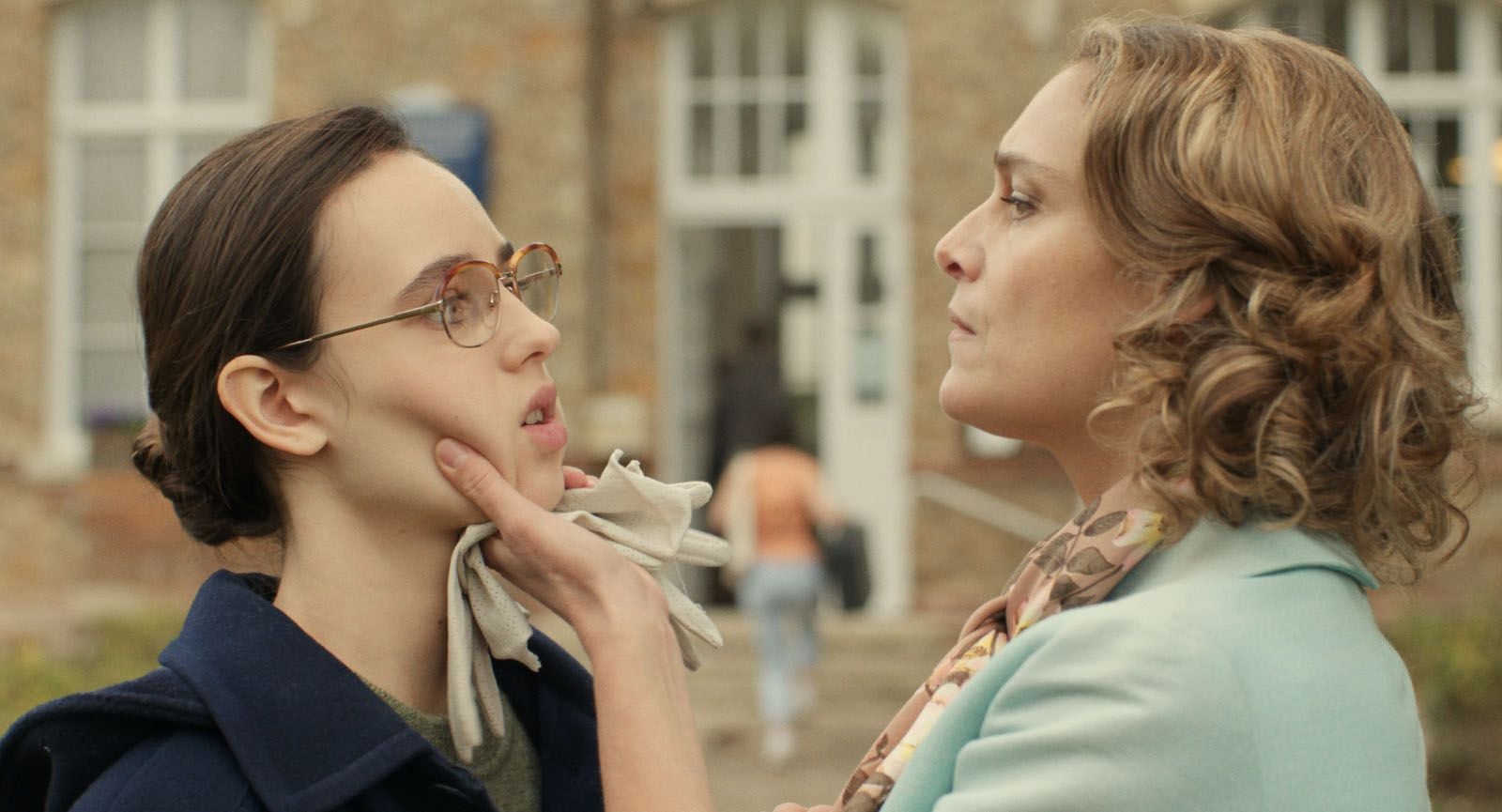 Tess Barthélemy dans Mémoire de fille